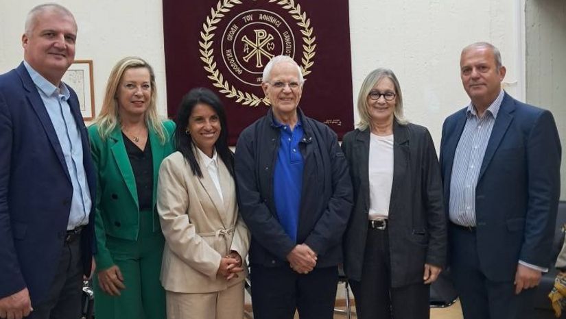 ΕΚΔΗΛΩΣΗ ΕΝΗΜΕΡΩΣΗΣ ΠΡΩΤΟΕΤΩΝ ΦΟΙΤΗΤΡΙΩΝ ΚΑΙ ΦΟΙΤΗΤΩΝ ΤΟΥ ΤΜ. ΚΟΙΝΩΝΙΚΗΣ ΘΕΟΛΟΓΙΑΣ ΚΑΙ ΘΡΗΣΚΕΙΟΛΟΓΙΑΣ ΤΟΥ Ε.Κ.Π.Α. - [ΔΕΛΤΙΟ ΤΥΠΟΥ & ΦΩΤΟΘΗΚΗ]